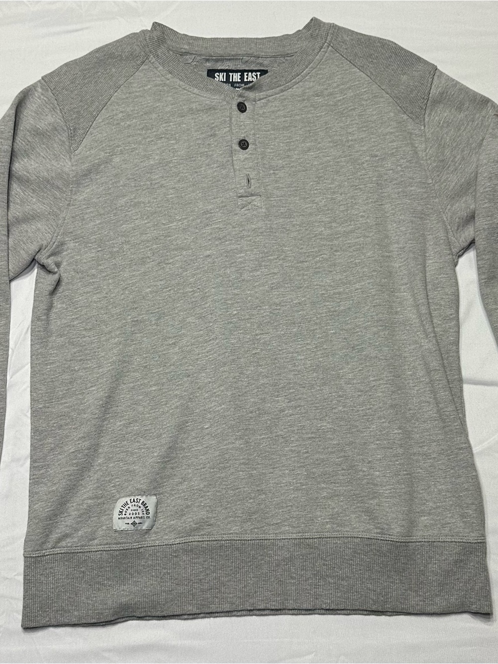 Ski The East Men's M Gray Henley Sweatshirt